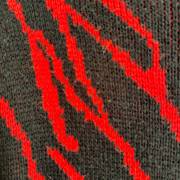 Vintage Bristol Court Red & Black Knit Sweater – Made in Korea – 80s/90s - Picture 3 of 5